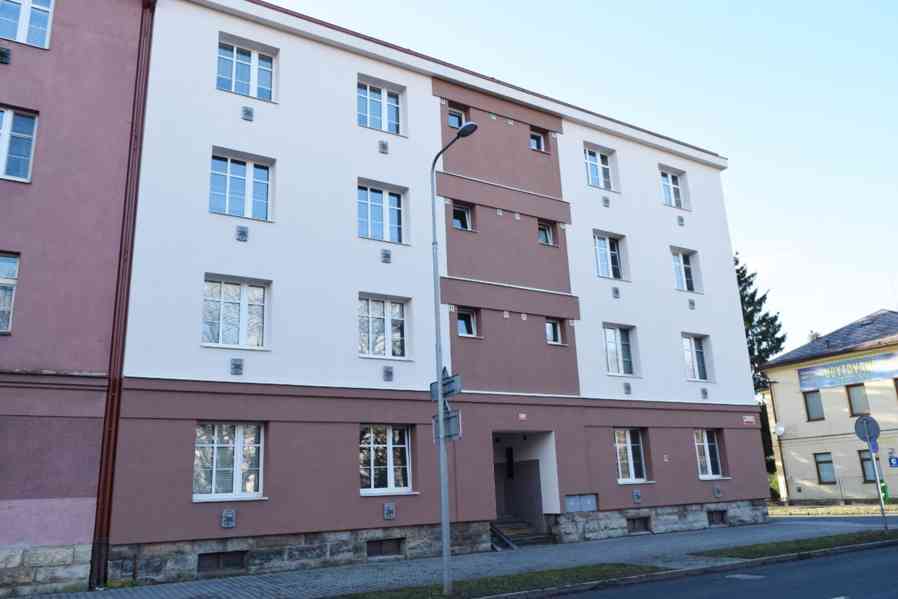 Prodej pěkného bytu 2+kk ve Dvoře Králové n.L. - foto 20