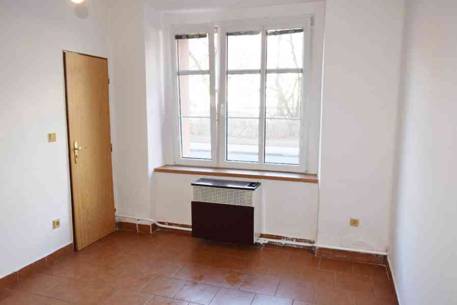 Prodej pěkného bytu 2+kk ve Dvoře Králové n.L. - foto 5