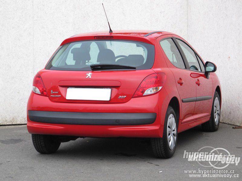 Peugeot 207 1.4, benzín, rok 2011 - foto 4