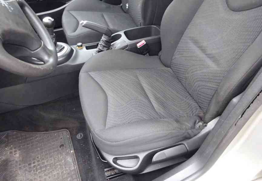 Peugeot 308 1.6i Combi r.v.2008 Koupeno v ČR stk:6/2026 - foto 14