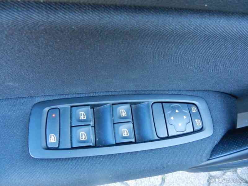 Renault Megane IV Grandtour 1,6 - foto 13