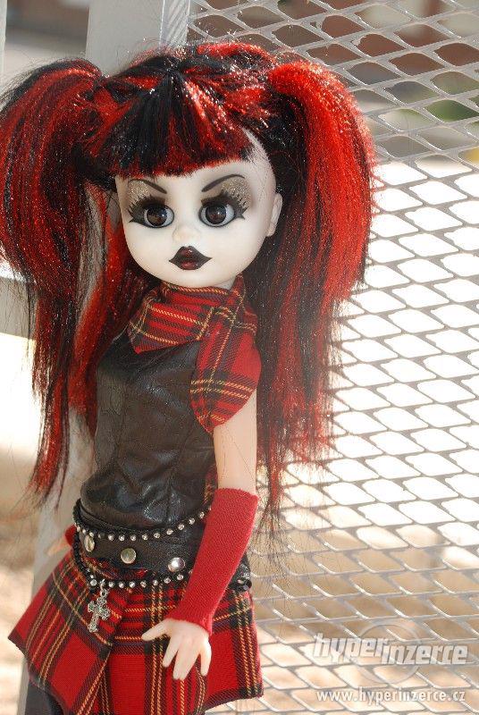 Realistická panenka - vampírka Lilith - foto 1