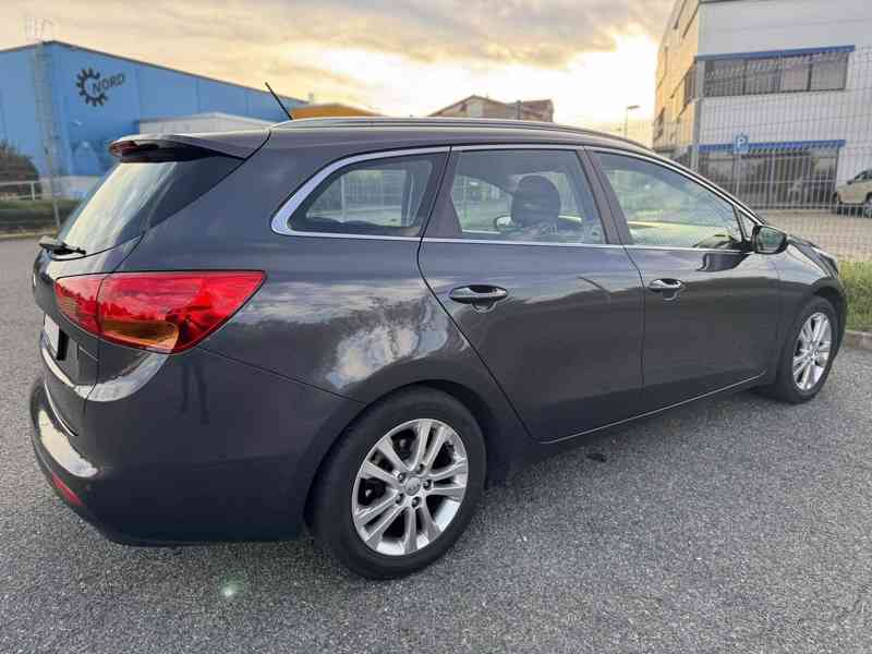 Kia Ceed SW 1.6 GDI 99kW | 117tkm, 2. maj, původ ČR - foto 7