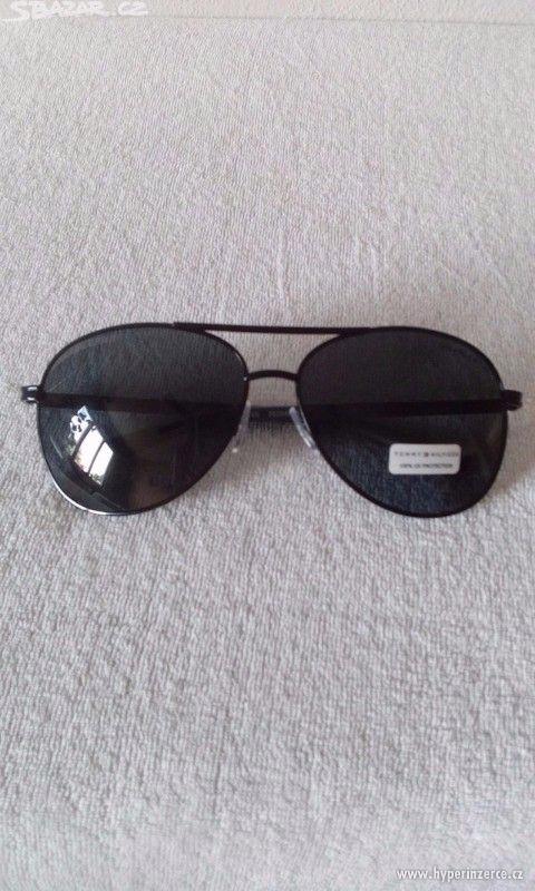 Tommy Hilfiger, nové sluneční brýle.