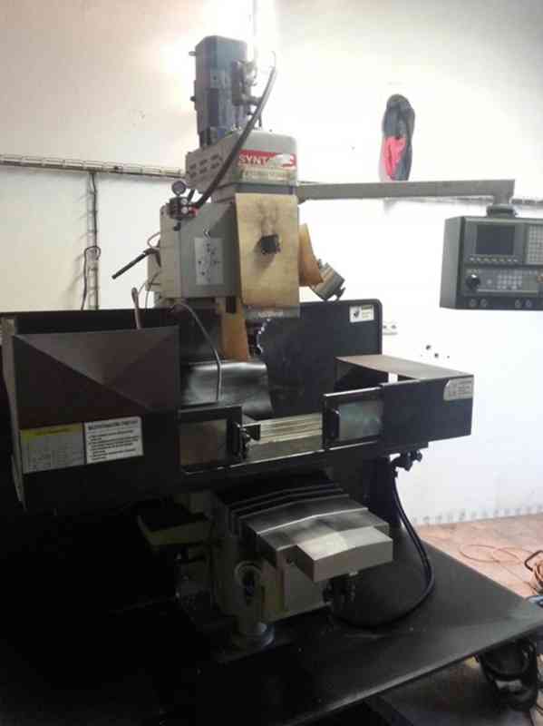 Použitá frézka SYNTAK CNC M6, r. v. 2012 - foto 1