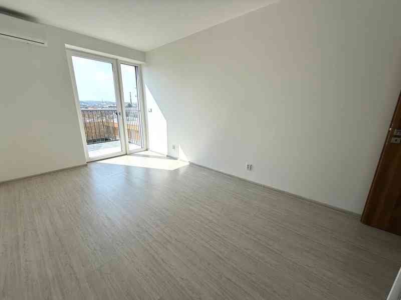 PRONÁJEM  LUXUSNÍ NOVOSTAVBY BYTU 2+KK S TERASOU V BRNĚ - foto 13