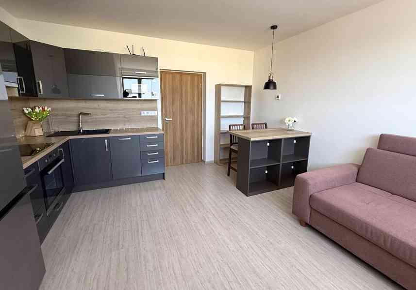 PRONÁJEM  LUXUSNÍ NOVOSTAVBY BYTU 2+KK S TERASOU V BRNĚ - foto 8