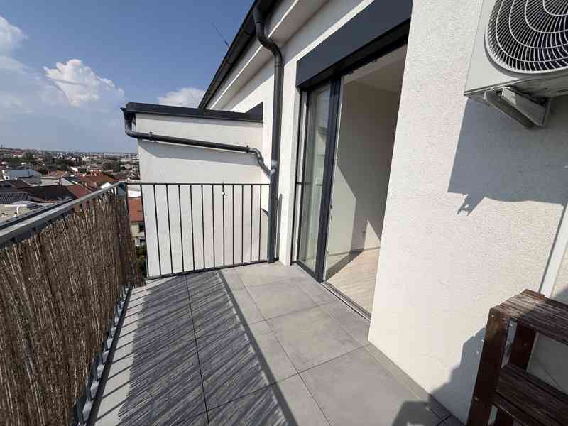 PRONÁJEM  LUXUSNÍ NOVOSTAVBY BYTU 2+KK S TERASOU V BRNĚ - foto 14