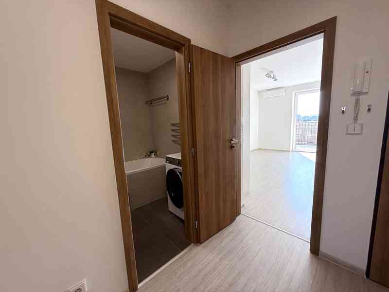 PRONÁJEM  LUXUSNÍ NOVOSTAVBY BYTU 2+KK S TERASOU V BRNĚ - foto 12