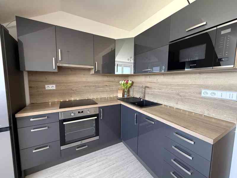 PRONÁJEM  LUXUSNÍ NOVOSTAVBY BYTU 2+KK S TERASOU V BRNĚ - foto 3