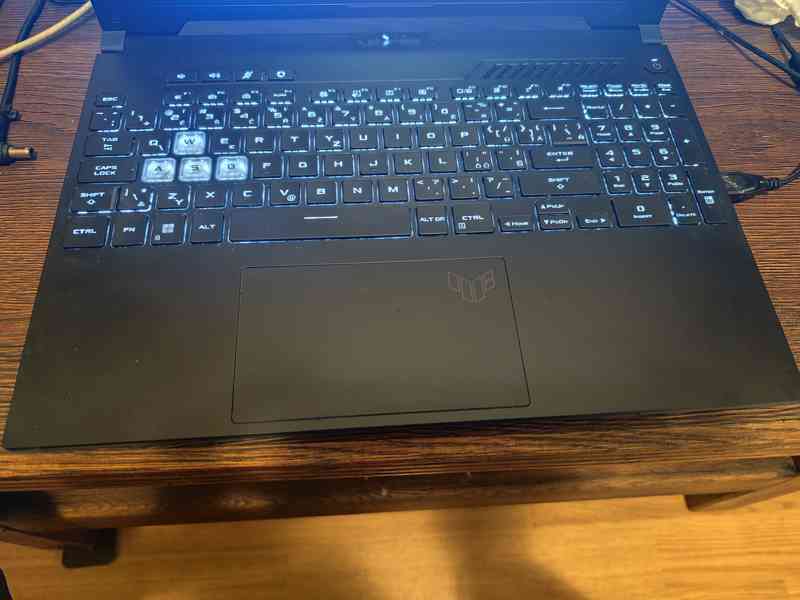 Asus TUF dash F15 + sluchátka HyperX cloud II  - foto 4