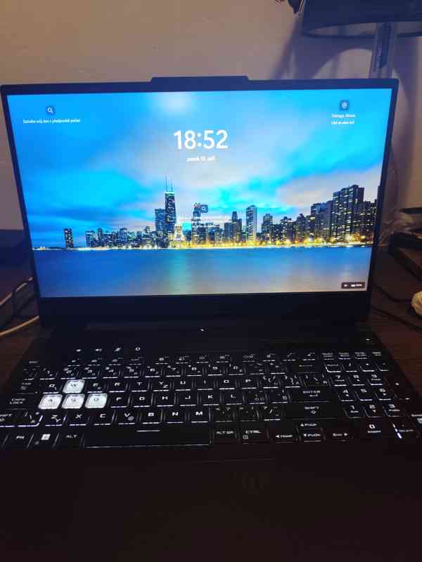 Asus TUF dash F15 + sluchátka HyperX cloud II  - foto 3
