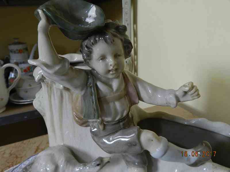 Krásná stará figurální Váza Žardiniéra Amphora Teplice - foto 2