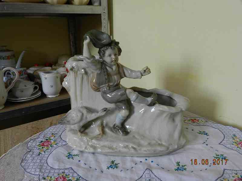 Krásná stará figurální Váza Žardiniéra Amphora Teplice