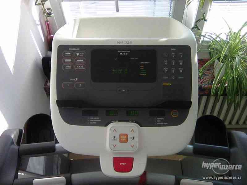 Precor běžecký pás Treadmill 9.33 - foto 2