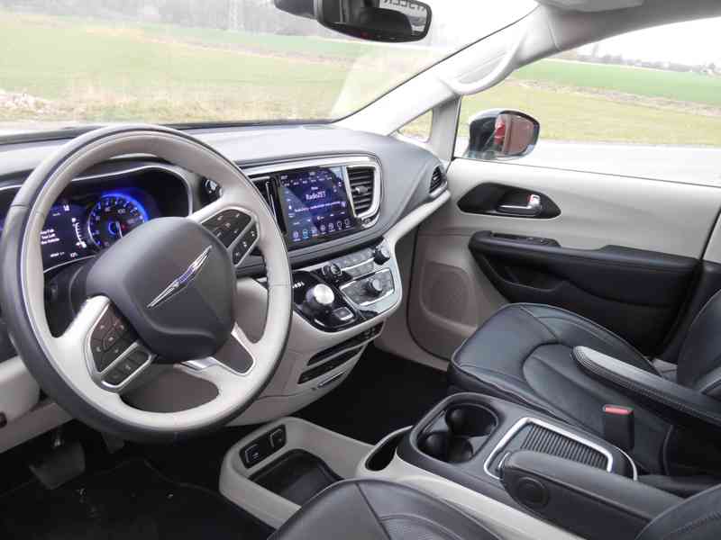 Chrysler Pacifica 3,6 RU Limited Adapttemp Sunroof 2020 - foto 20