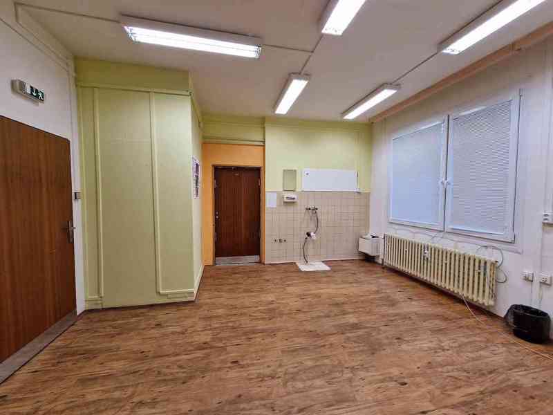 Nebytové prostory o velikosti o celkové velikosti 168 m2 vhodné jako ordinace v Plzni - foto 9
