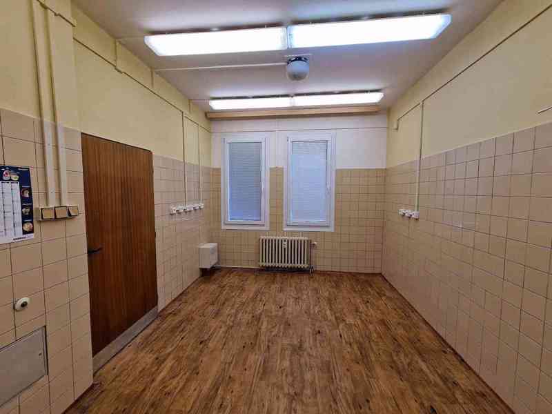 Nebytové prostory o velikosti o celkové velikosti 168 m2 vhodné jako ordinace v Plzni - foto 7