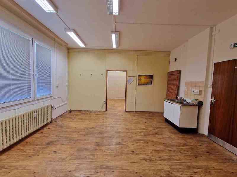 Nebytové prostory o velikosti o celkové velikosti 168 m2 vhodné jako ordinace v Plzni - foto 5
