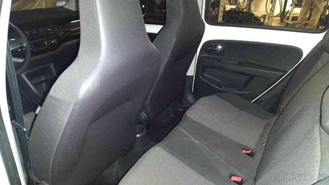Volkswagen up! 1,0 - foto 12