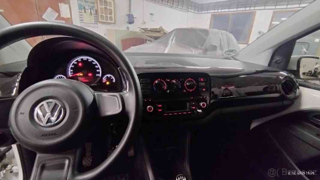 Volkswagen up! 1,0 - foto 14