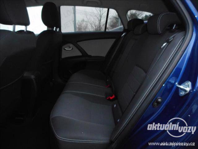 Toyota Avensis 1.8, benzín, rok 2017 - foto 7