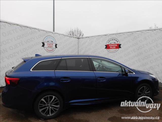 Toyota Avensis 1.8, benzín, rok 2017 - foto 8