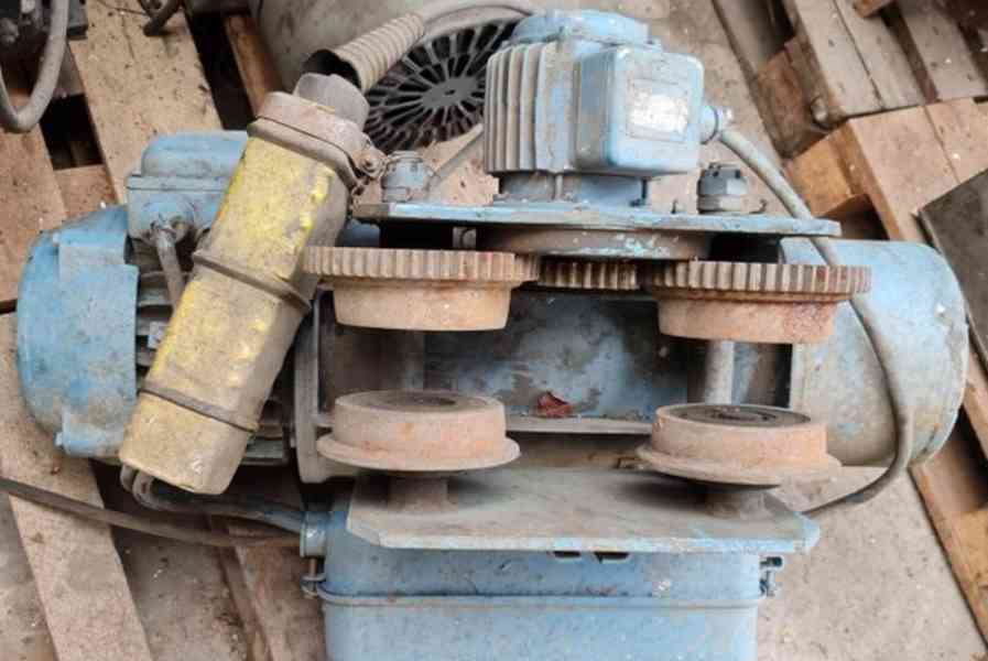 Kladkostroj T10232 K - 500kg (15545.) - bazar - Hyperinzerce.cz