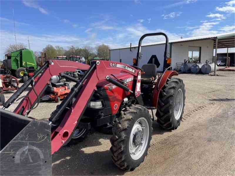 Traktor CASE IH FARMALL 55 - foto 3