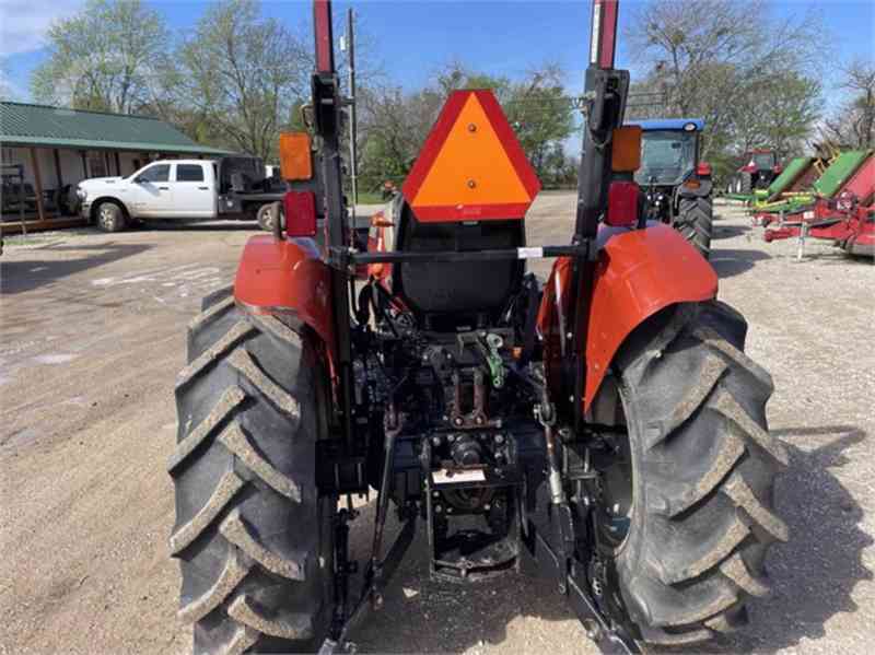 Traktor CASE IH FARMALL 55 - foto 5