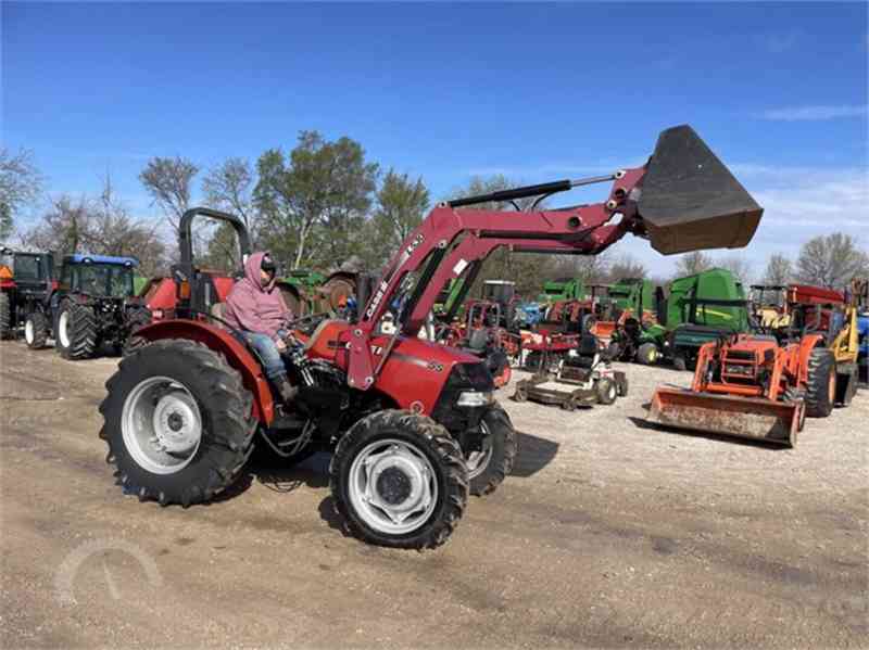 Traktor CASE IH FARMALL 55 - foto 7