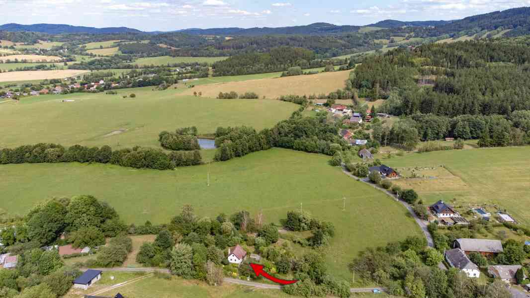 Rodinný dům na polosamotě uprostřed přírody 4804m2 - foto 8