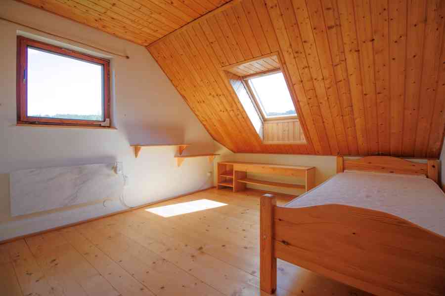 Rodinný dům na polosamotě uprostřed přírody 4804m2 - foto 21