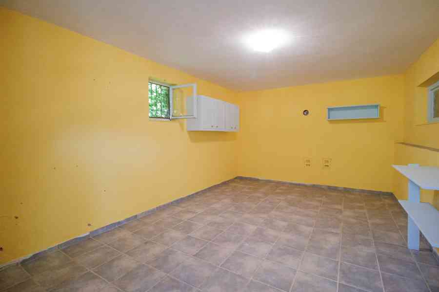 Rodinný dům na polosamotě uprostřed přírody 4804m2 - foto 27