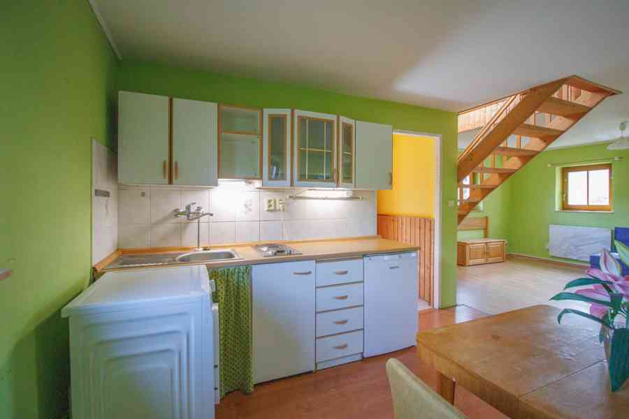 Rodinný dům na polosamotě uprostřed přírody 4804m2 - foto 11
