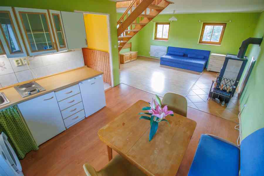 Rodinný dům na polosamotě uprostřed přírody 4804m2 - foto 10