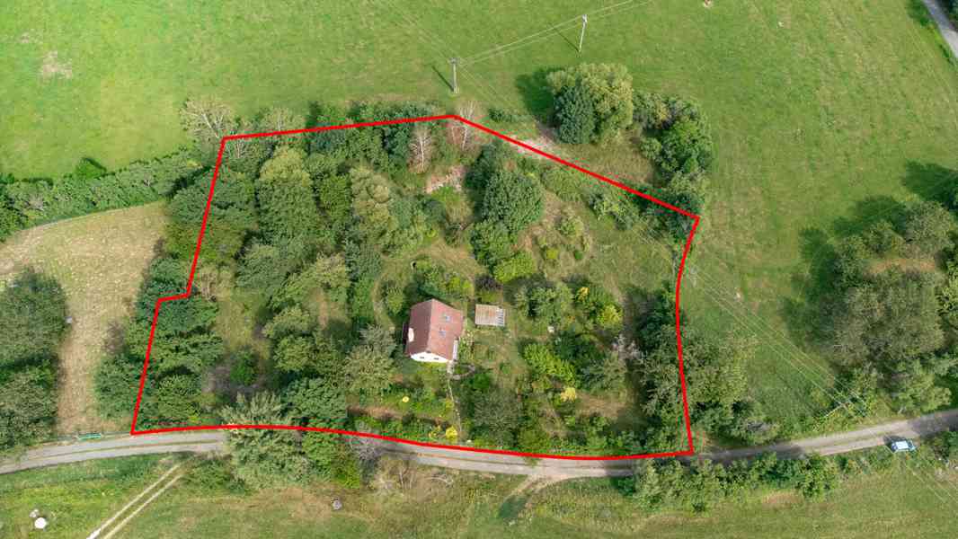 Rodinný dům na polosamotě uprostřed přírody 4804m2 - foto 9