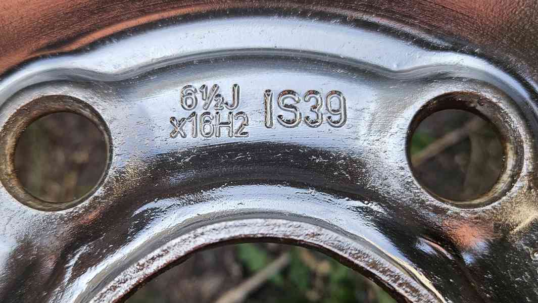 Opel Astra zimní pneumatiky 205/60R16 disky 6,5Jx16 5x105 - foto 2