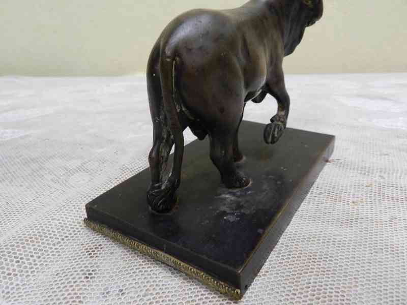 Velmi stará bronzová Soška Kráčející Býk - foto 7