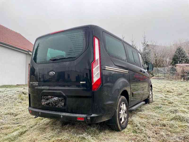 Ford Tourneo Custom 2,2   TDCi 8 místný - foto 7