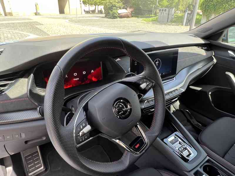 Vyjímečná Škoda Octavia RS 2,0 TDI-147kW, speciální lakování - foto 23