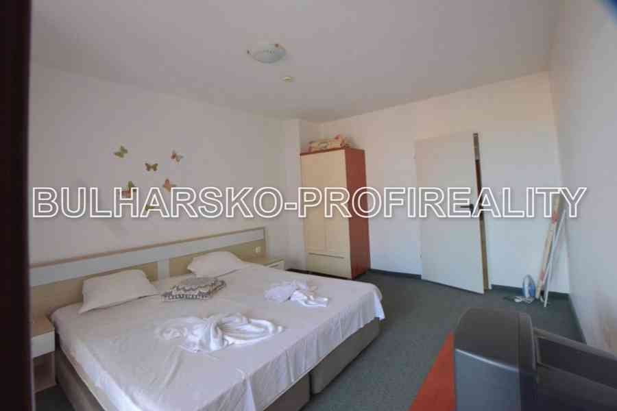  Bulharsko-PROSTORNÝ APARTMÁN 2+kk (86 m)  - foto 9