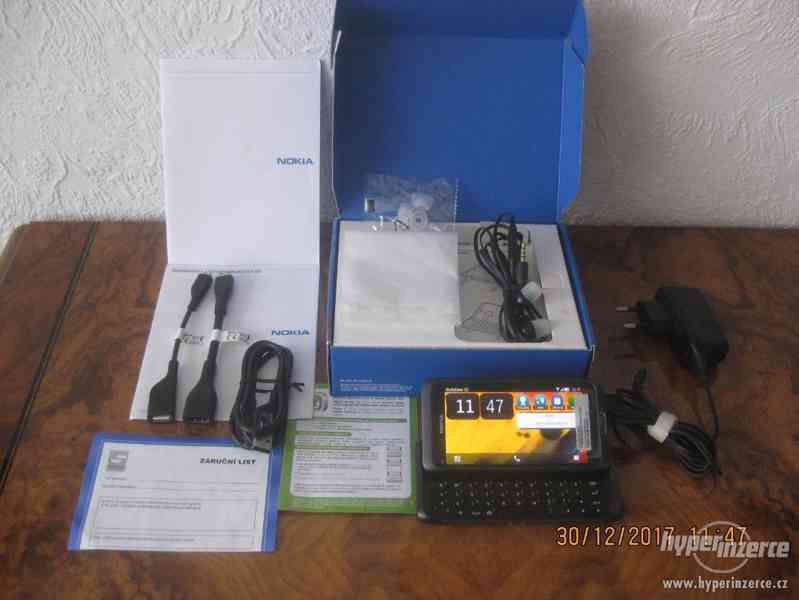 Nokia E7-00 - telefony s výsuvnou QWERTY klávesnicí - foto 2