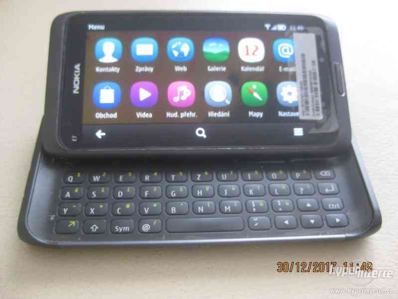 Nokia E7-00 - telefony s výsuvnou QWERTY klávesnicí - foto 5