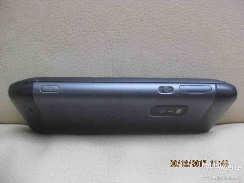 Nokia E7-00 - telefony s výsuvnou QWERTY klávesnicí - foto 7