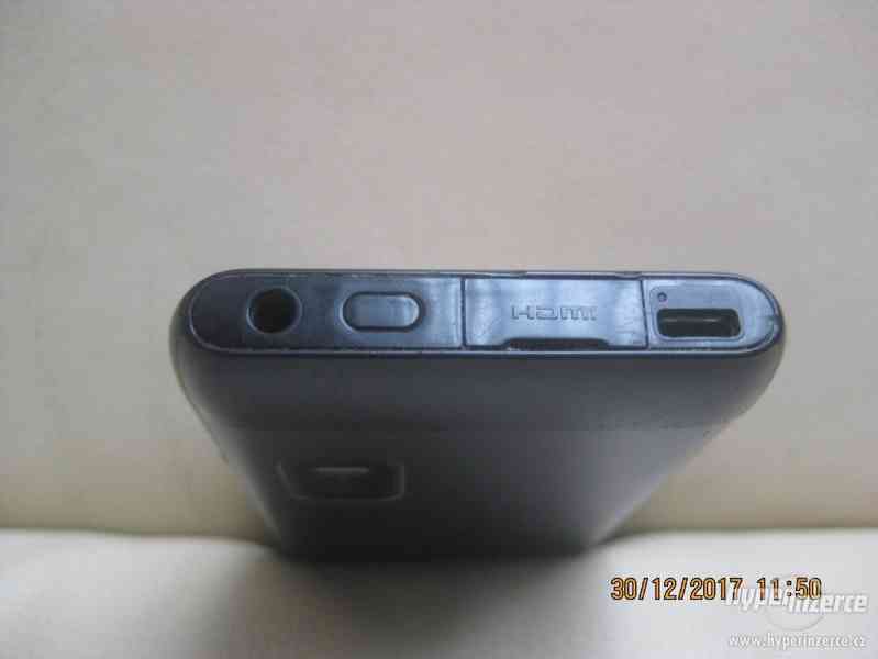 Nokia E7-00 - telefony s výsuvnou QWERTY klávesnicí - foto 8