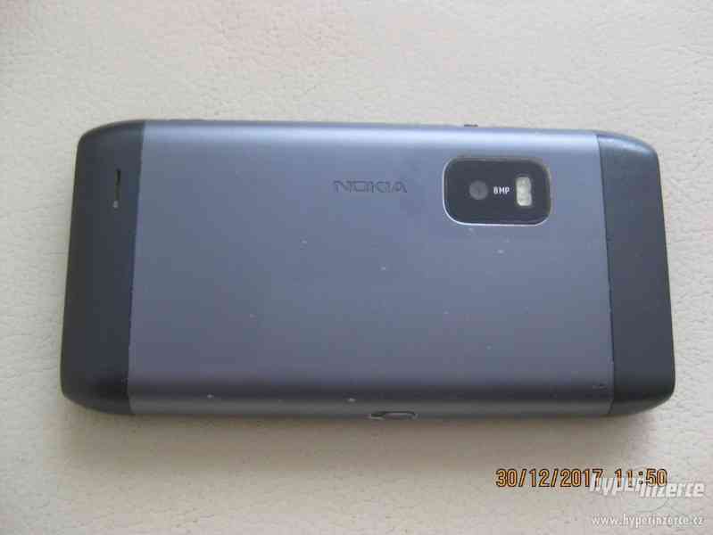 Nokia E7-00 - telefony s výsuvnou QWERTY klávesnicí - foto 9