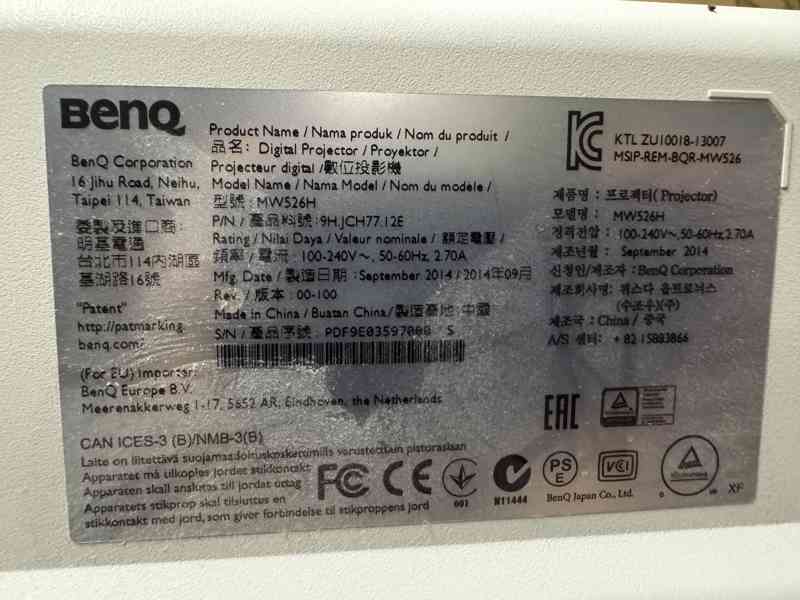 Projektor BenQ MG 102FX - foto 4