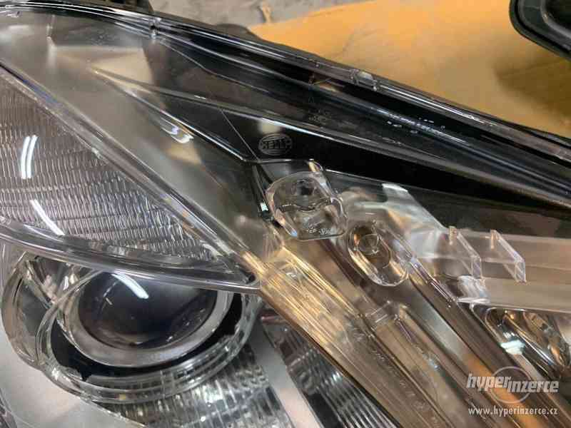 Světla (xenon) Mercedes Benz Třída E - foto 11