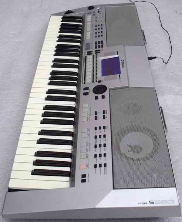 Yamaha PSR S550 - foto 5